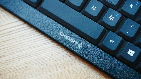 「翻车了吗」20块钱收了个Cherry键盘:还是全新的?!